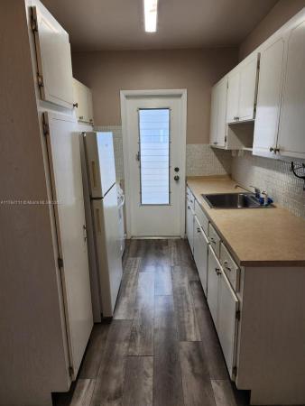 6856 Abbott Ave #8, Miami Beach, Florida 33141, image 3