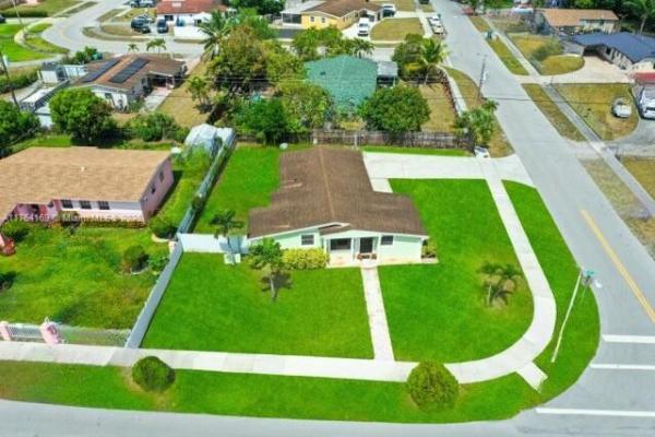 Carol City, 3021 NW 187th St, Miami Gardens, Florida 33056, image 1