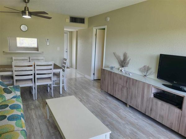 Thistle Gardens, 4701 NW 34th St #611, Lauderdale Lakes, Florida 33319, image 1