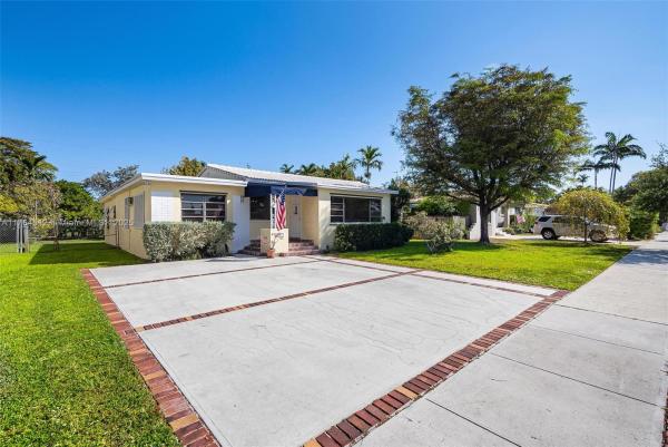 Karen Park, 1051 Oriole Ave, Miami Springs, Florida 33166, image 1