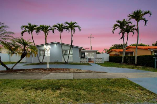 9215 SW 44th St, Unincorporated Dade County, Florida 33165, image 1