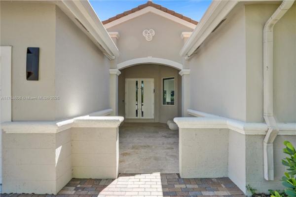 Banyan Oakridge, 3234 SW 53rd Ct, Hollywood, Florida 33312, image 1