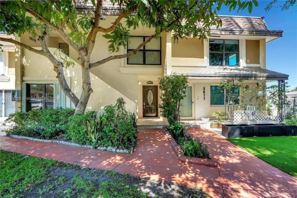 Leeward Point, 2807 NE 164th St #2, North Miami Beach, Florida 33160, image 1