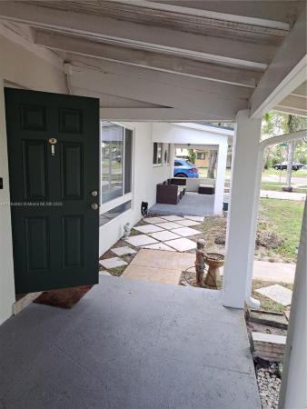 Lauderdale Golf Estates, 911 W Country Club Cir, Plantation, Florida 33317, image 1