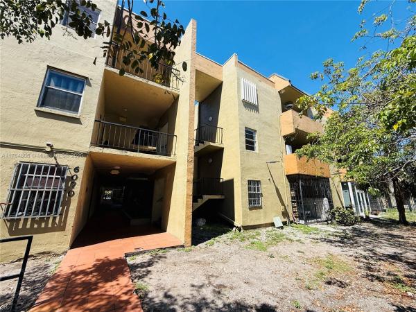 Palmetto Springs, 6070 W 18 Ave #114, Hialeah, Florida 33012, image 1
