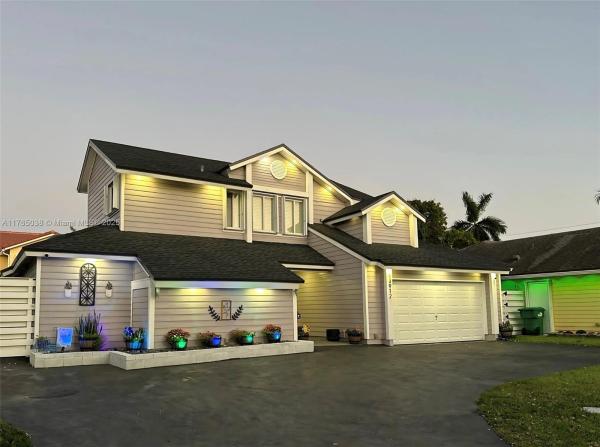 Royal Glen, 13912 SW 103rd Ter, The Hammocks, Florida 33186, image 2