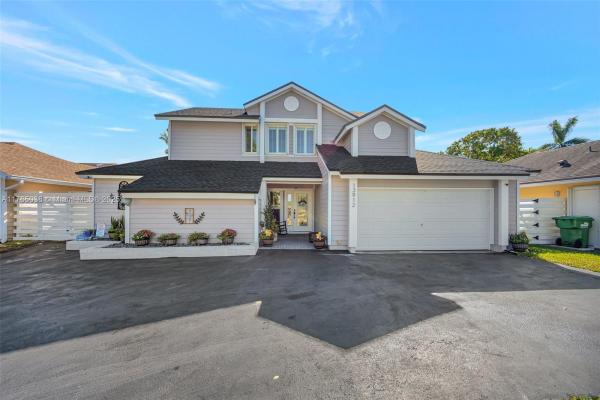 Royal Glen, 13912 SW 103rd Ter, The Hammocks, Florida 33186, image 3