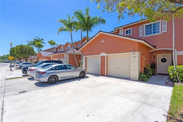 Monte Carlo Townhomes, 1014 NW 100th Ave, Pembroke Pines, Florida 33024, image 2