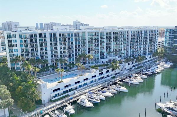 Uptown Marina Lofts, 3029 NE 188th St #902, Aventura, Florida 33180, image 2