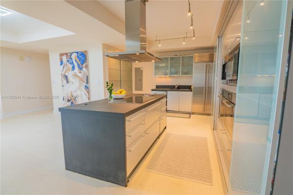 Trump Royale, 18201 Collins Ave #506, Sunny Isles Beach, Florida 33160, image 1