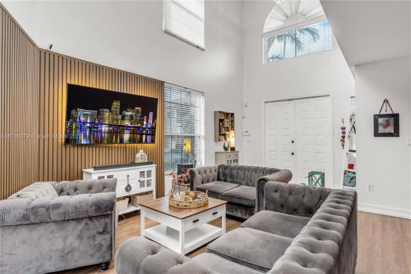 789 NE 195th St, Miami, Florida 33179, image 1