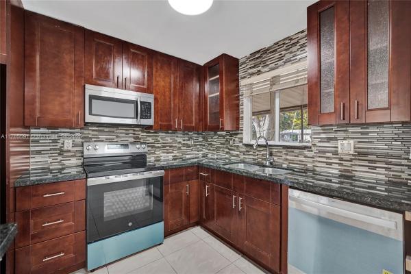 Lakeview Heights, 924 N 30th Rd, Hollywood, Florida 33021, image 1