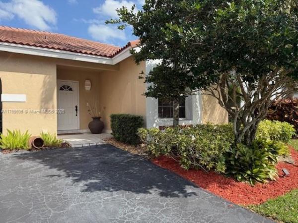 Garden Homes At Country Isles, 1284 Seagrape Cir, Weston, Florida 33326, image 2