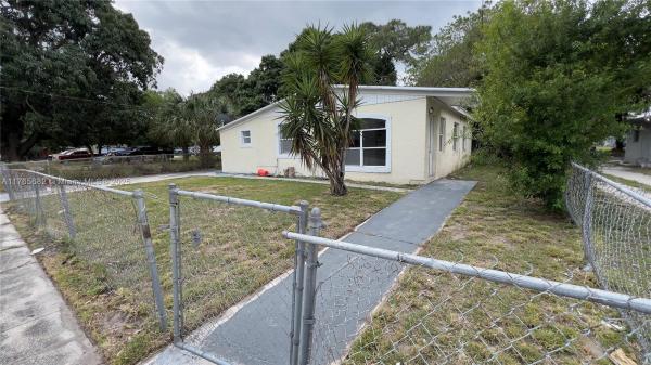Washington Heights, 607 N 19th St, Fort Pierce, Florida 34950, image 1