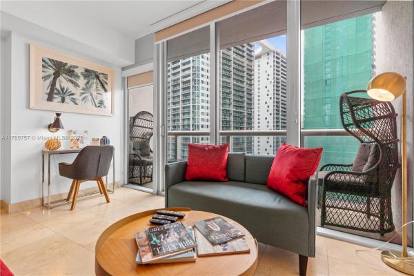 Icon Brickell Tower 3, 485 Brickell Ave #2205, Miami, Florida 33131, image 2
