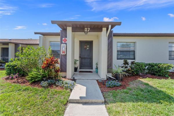 6034 Indrio Rd #7, Fort Pierce, Florida 34951, image 1