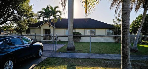 Florida City Residential, 326 NW 8th Ave, Florida City, Florida 33034, image 1
