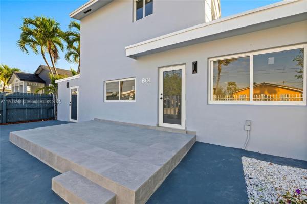 Rogers, 601 NW 19th Ave, Miami, Florida 33125, image 1