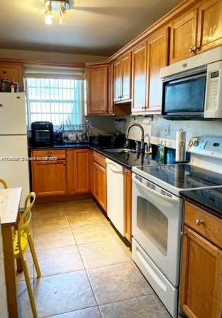 Watergate, 2771 Taft St #403, Hollywood, Florida 33020, image 3