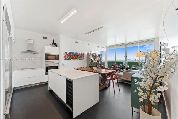 Paramount Bay, 2020 N Bayshore Dr #1207, Miami, Florida 33137, image 1