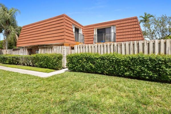 Waterford Courtyards At Jacaranda, 9927 NW 6th Ct, Plantation, Florida 33324, image 3
