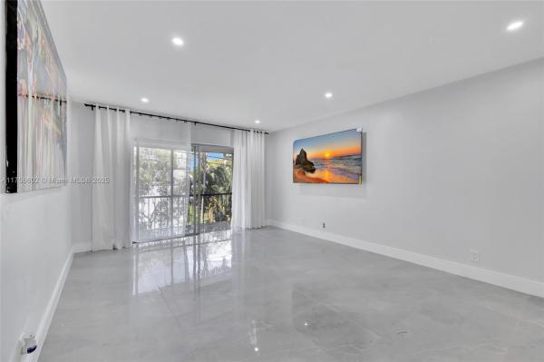 Imperial Point Colonnades, 2271 NE 68th St #2026, Fort Lauderdale, Florida 33308, image 1
