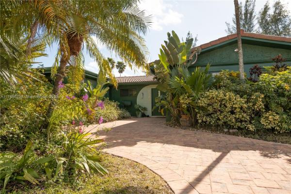 2340 NE 201st St, Miami, Florida 33180, image 1