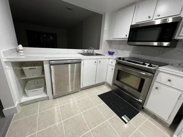 Isles Of Inverrary, 6575 W Oakland Park Blvd #303, Lauderhill, Florida 33313, image 1