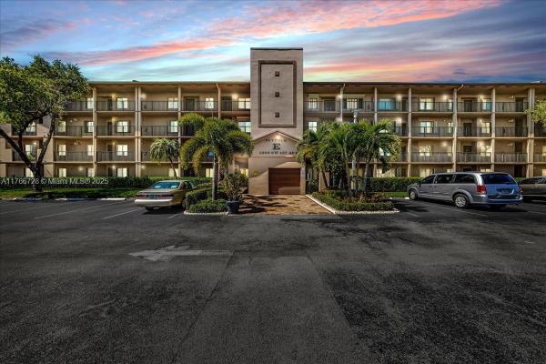 Suffolk At Century Village, 1200 SW 137th Ave #406E, Pembroke Pines, Florida 33027, image 1