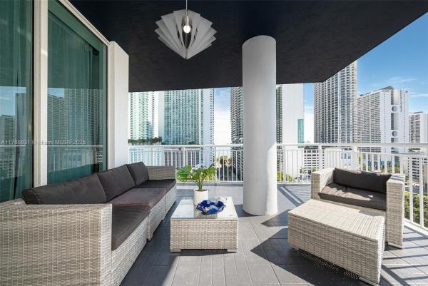 1800 Biscayne Plaza, 275 NE 18th St #1207, Miami, Florida 33132, image 1