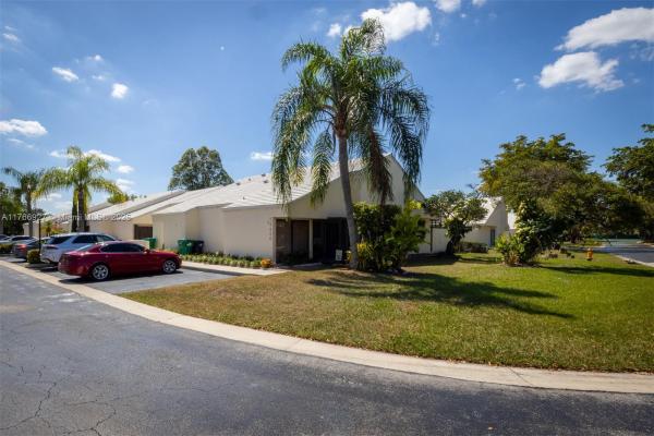 14806 SW 124th Pl, Unincorporated Dade County, Florida 33186, image 1