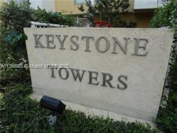 North Miami, Florida 33181, image 1