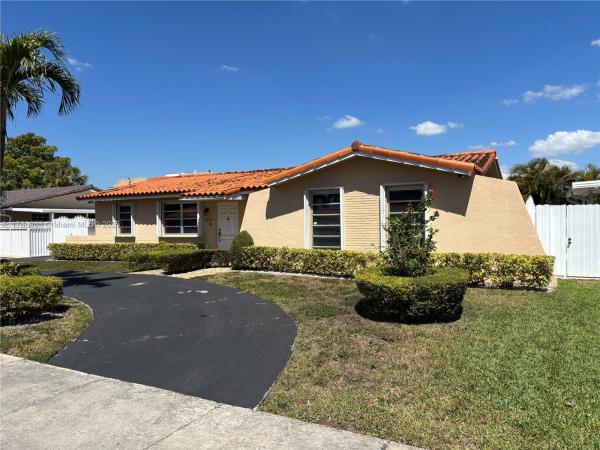 10275 SW 26th Ter, Unincorporated Dade County, Florida 33165, image 1