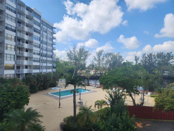 1300 NE Miami Gardens Dr #313E, Unincorporated Dade County, Florida 33179, image 1