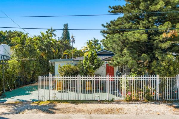 Dixie Highway, 266 NE 57th St, Miami, Florida 33137, image 1