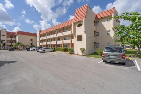Sunrise Lakes 1, 8040 N Sunrise Lakes Dr #106, Sunrise, Florida 33322, image 1