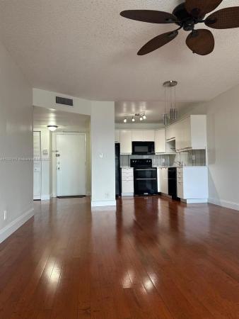 Barcelona North, 253 S Cypress Rd #223, Pompano Beach, Florida 33060, image 1