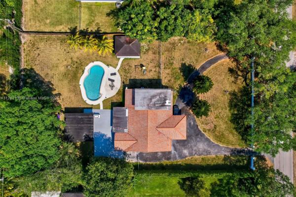 Helms Country Estates, 6835 SW 112th St, Pinecrest, Florida 33156, image 1