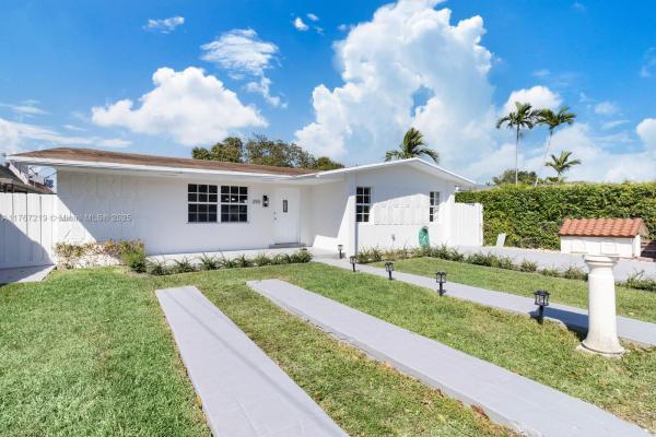 Anacris, 395 W 39th Pl, Hialeah, Florida 33012, image 1