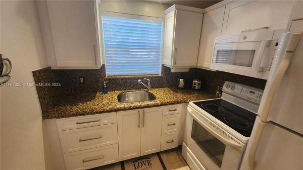 Century Village East, 120 Lyndhurst F, Deerfield Beach, Florida 33442, image 2