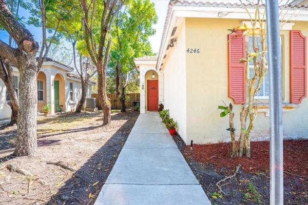 4246 NE 9th St 0, Homestead, Florida 33033, image 1
