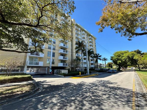 Keystone Towers, 2000 NE 135th St #803, North Miami, Florida 33181, image 1
