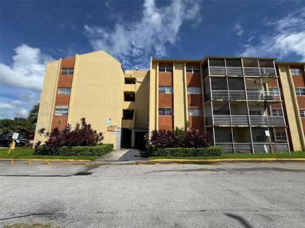 Royal Point, 3710 NW 21st St #111, Lauderdale Lakes, Florida 33311, image 1