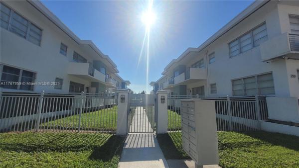 South Shore Yacht & Golf Club, 200 S Shore Dr #9, Miami Beach, Florida 33141, image 1