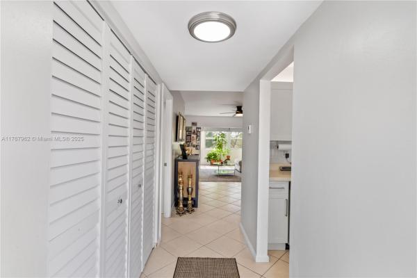 Oriole Gardens 3, 7610 NW 1st St #201, Margate, Florida 33063, image 1