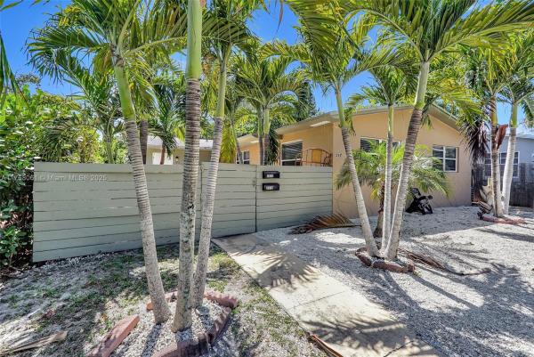 2470 NE 182nd Ter, North Miami Beach, Florida 33160, image 1
