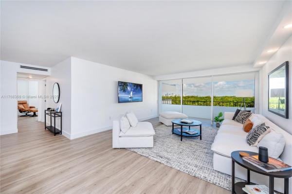 Commodore Club South, 199 Ocean Lane Dr #706, Key Biscayne, Florida 33149, image 1