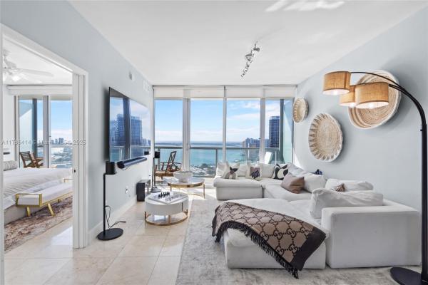 Miami, Florida 33132, image 1