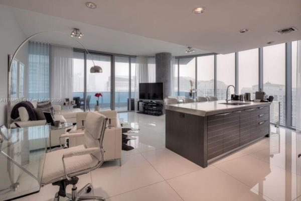 Epic Hotel & Residences, 200 Biscayne Blvd Way #4402, Miami, Florida 33131, image 1