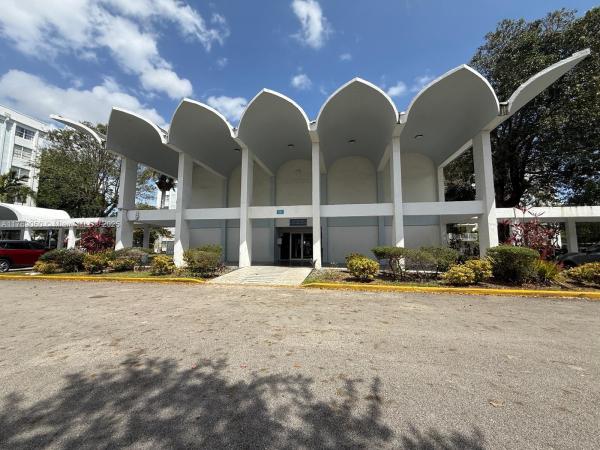492 NW 165th Street Rd #412, Unincorporated Dade County, Florida 33169, image 1